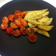 Жареные помидоры черри с чесноком