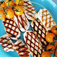 Жареный адыгейский сыр в чесночном масле