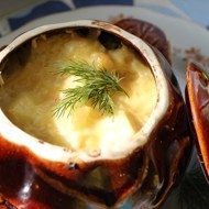 Жаркое в горшочке с сыром и зеленью