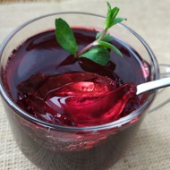 Желе из каркаде с виноградом