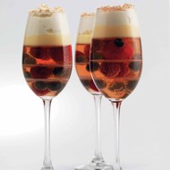 Желе из шампанского с ягодами