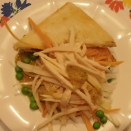 Жюльен из курицы с соусом из куркумы