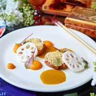 Жёлтое карри из курицы с бататом и лотосом