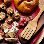 Золотистые грибы фаршированные сыром