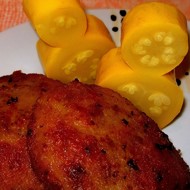 Золотистые котлеты из трех видов мяса