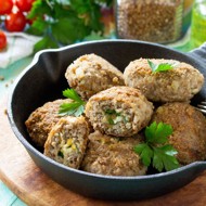 Зразы из гречки с зеленым луком и яйцом