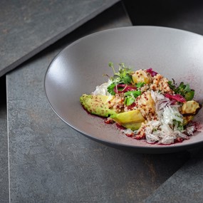 Авокадо гриль с киноа и помело