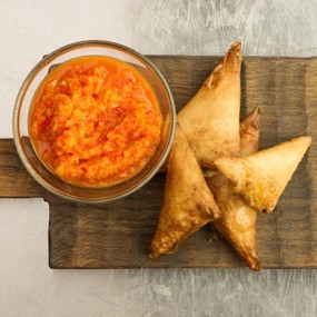 Бриуаты с курицей, черносливом и орехами