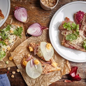 Брускета с тунцом