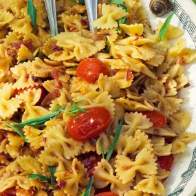 Фарфалле с боттаргой из воблы