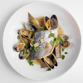 Филе сибаса с артишоками и вонголе