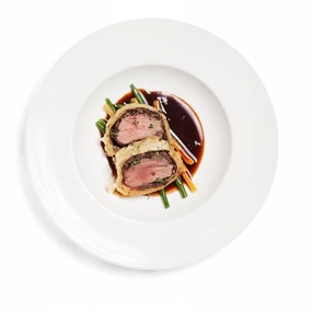 Говядина «Веллингтон» с зеленой фасолью