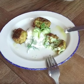 Греческие котлеты из кабачков и феты