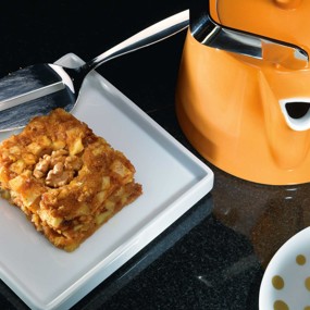 Яблочно-финиковое пирожное