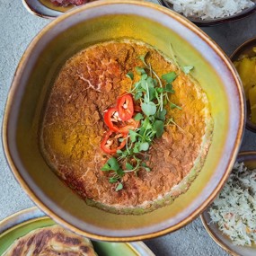 Кокосовый чечевичный карри с томатами