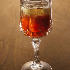 Коктейль «Кир-рояль» (Kir Royal)