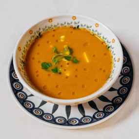 Крем-суп из батата с тофу и карри