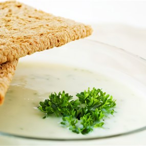 Крем-суп из цветной капусты с пармезаном