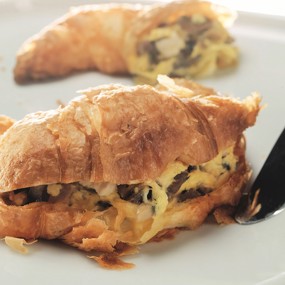 Круассаны с омлетом а-ля Аньес Сорель