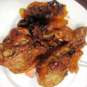 Курица с сухофруктами