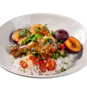 Куриные голени со сливами