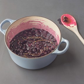 Лимонно-имбирный поссет с компотом из голубики и лимона