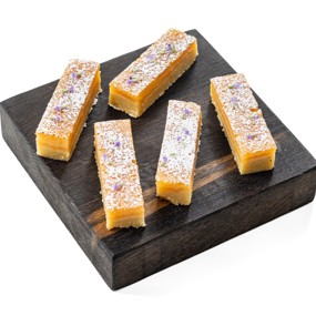 Лимонные пирожные с лавандой