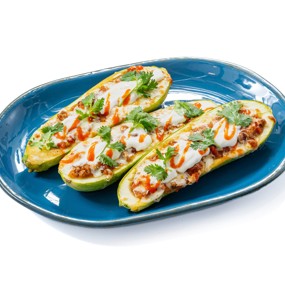 Лодочки из кабачков с чили кон карне