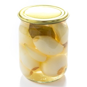 Лук на зиму, приготовленный целиком