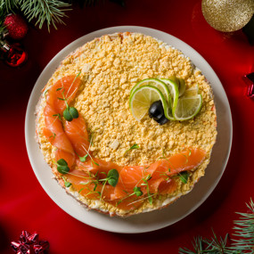 «Мимоза» с консервированным тунцом и слабосоленым лососем