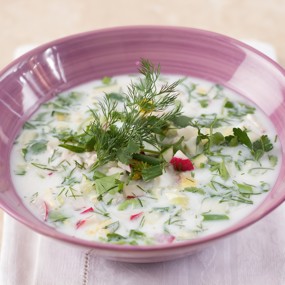 Окрошка на кефире с курицей
