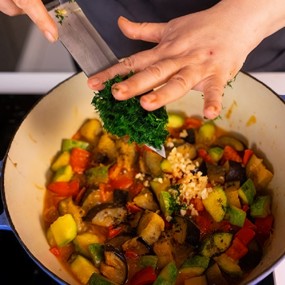 Овощное рагу с сезонными овощами