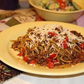 Паста с тушенкой и болгарским перцем