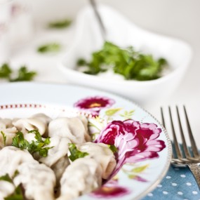 Пельмени с рыбой и кремом-фреш