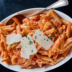 Пенне с водкой