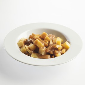 Картофель фри с сыром и подливой путин