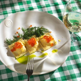 Равиоли с копченым лососем и обезжиренным творогом
