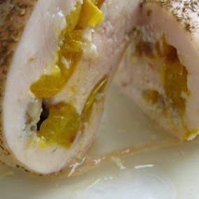 Рулет из курицы с алычой и грецкими орехами