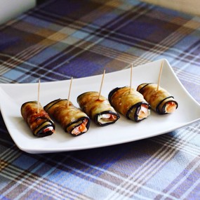 Рулетики из баклажана с фетой и помидорами