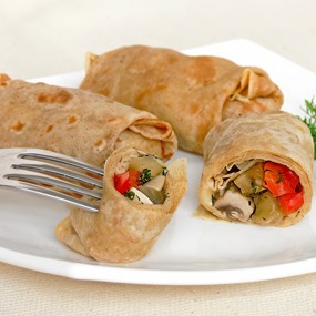 Ржаные блины с запеченными овощами