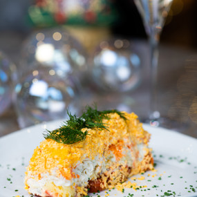 Салат «Мимоза» с тартаром из дальневосточной нерки