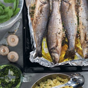 Сибас с тимьяном и грибами