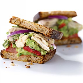 Сэндвич с тунцом и авокадо