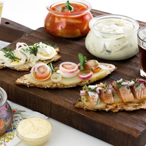 SOS: сельдь, сыр и снапс