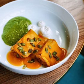 Стейк из тыквы с домашним песто и рикоттой