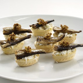 Тарталетки со шпротами