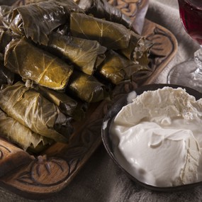 Толма с виноградными листьями