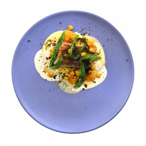 Треска с картофельным пюре и соусом из чеснока