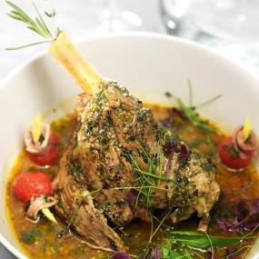 Тушеная баранья голяшка