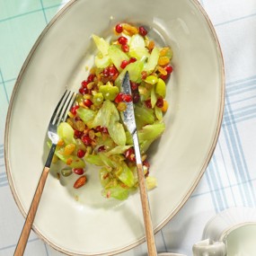 Весенняя капоната с оливками и гранатом